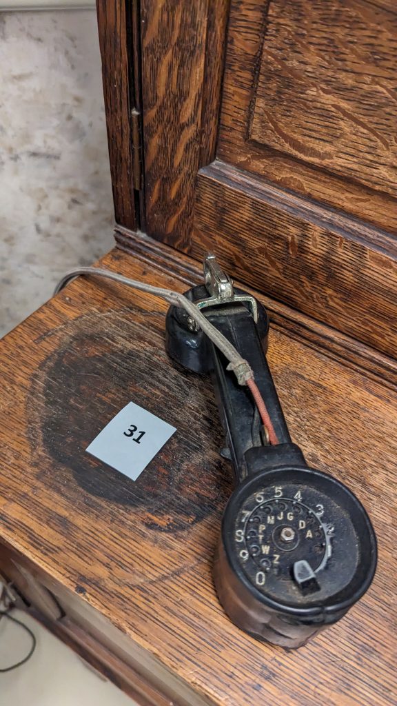 Pin-dial Buttset (Circa 1945)